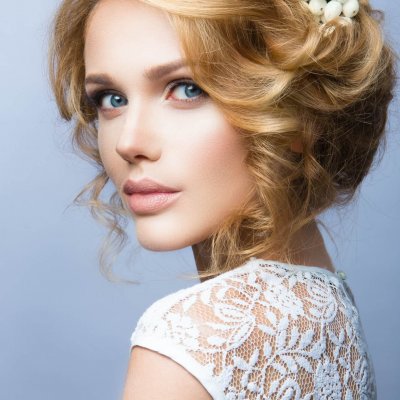 make-up-glamour-portrait-of-beautiful-woman-model-with-fresh-makeup-and-romantic-wavy-hairstyle-1-1.jpg